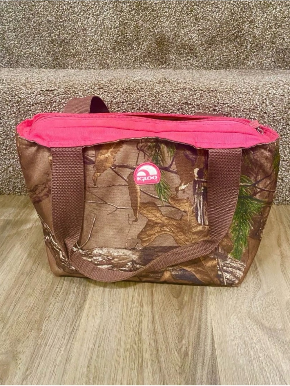 Igloo Camouflage Tote with Pink Trim